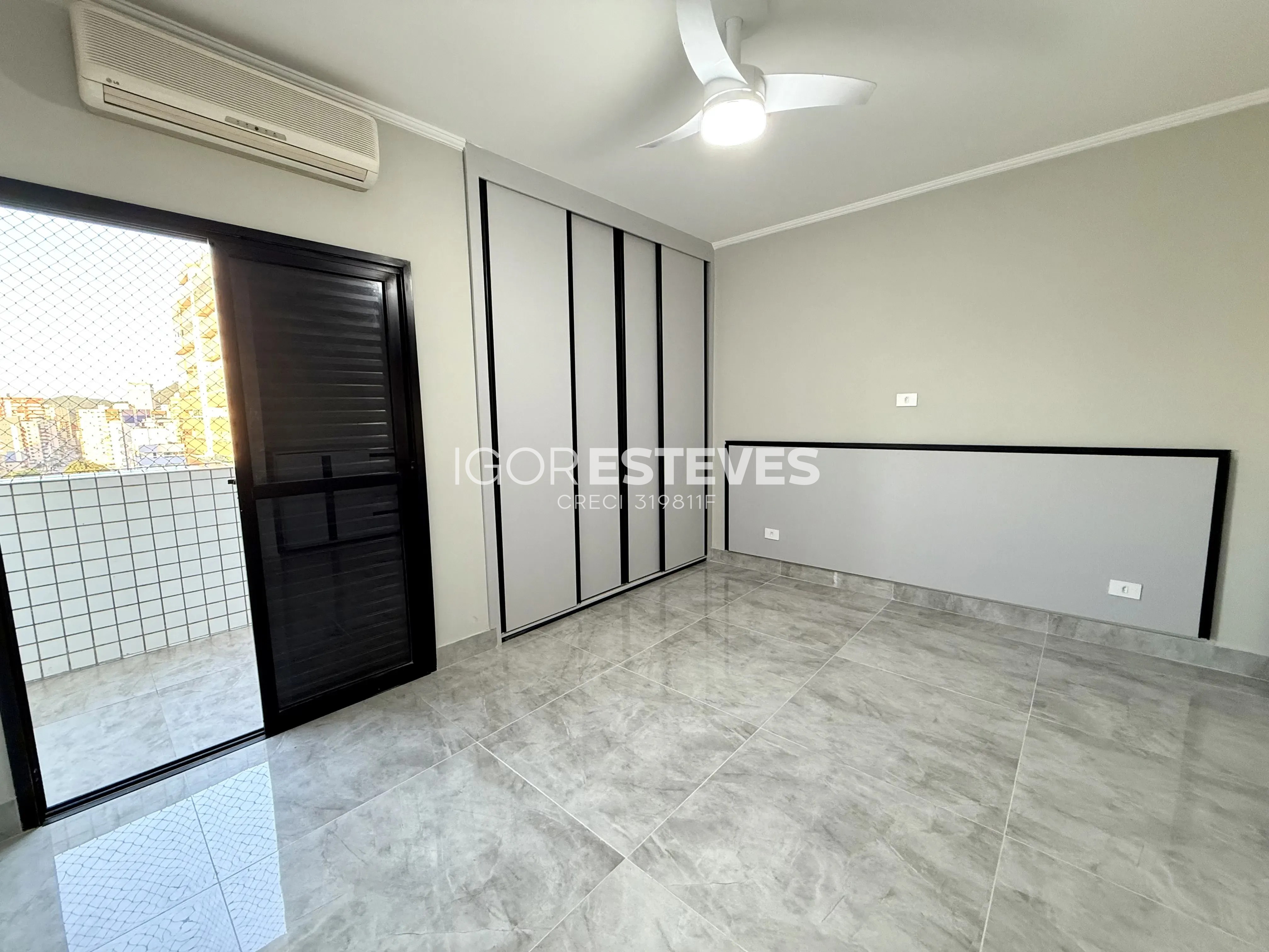 Cobertura 320m² com Piscina e Vista Mar na Guilhermina