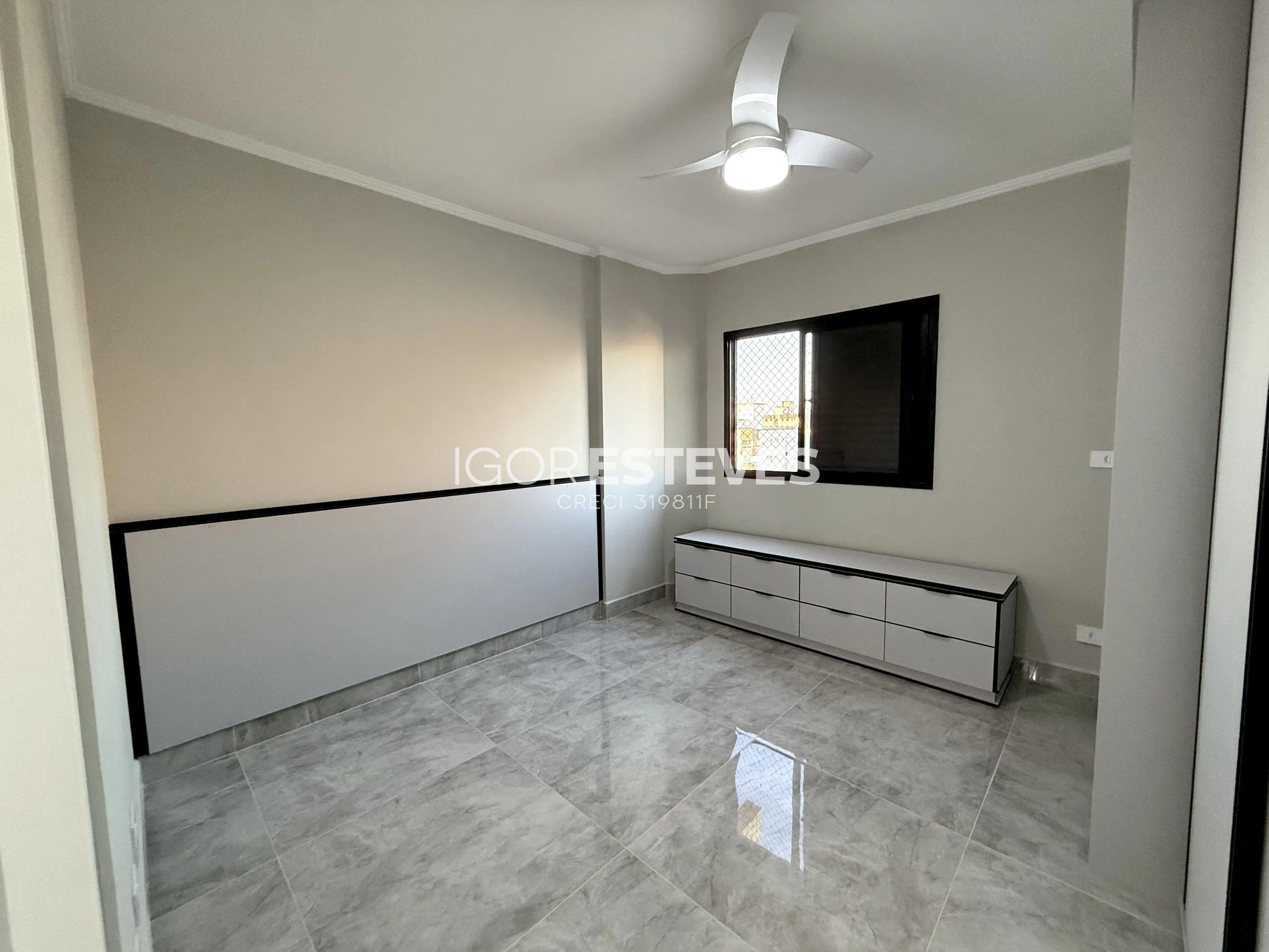 Cobertura 320m² com Piscina e Vista Mar na Guilhermina