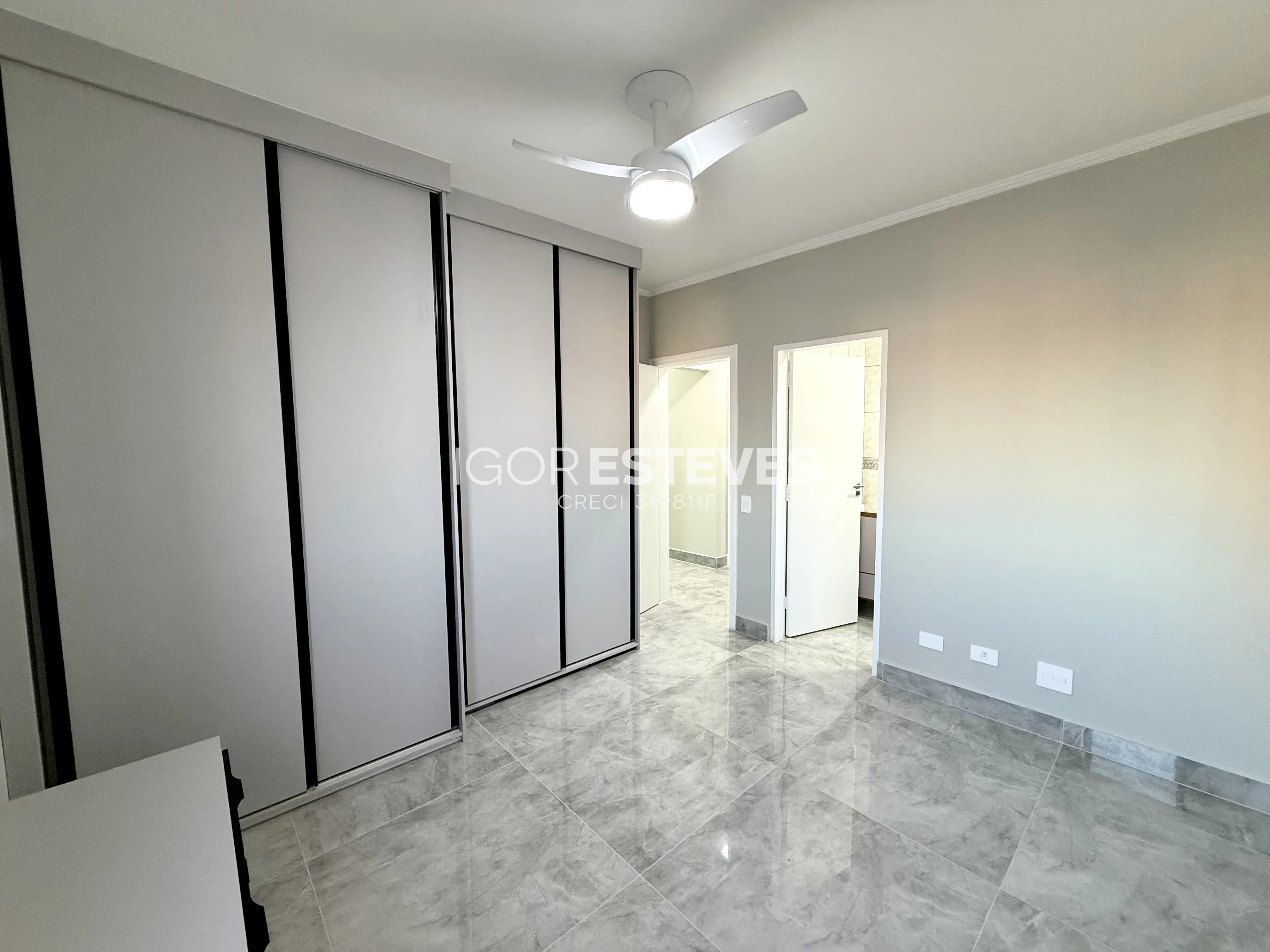 Cobertura 320m² com Piscina e Vista Mar na Guilhermina