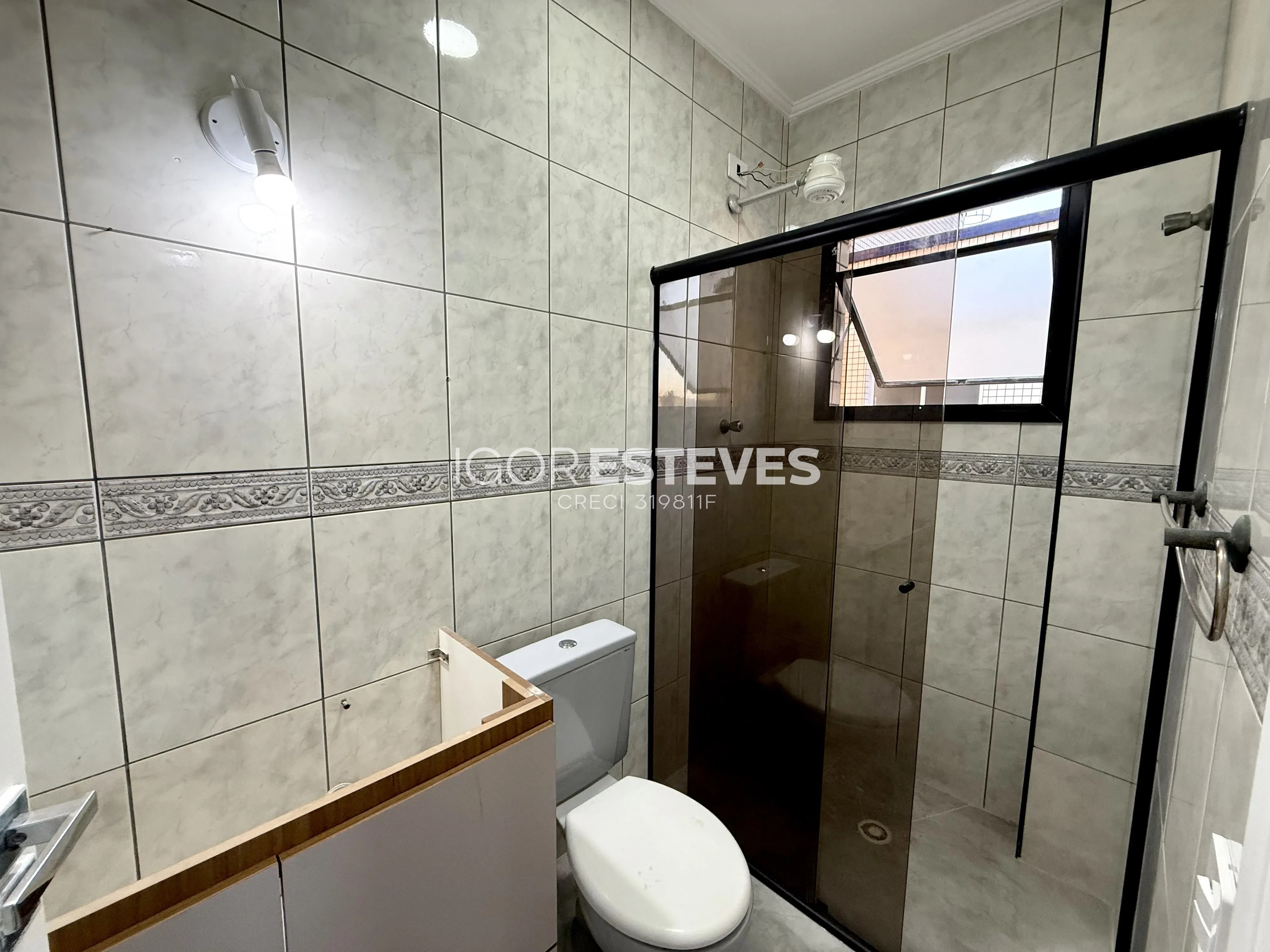 Cobertura 320m² com Piscina e Vista Mar na Guilhermina