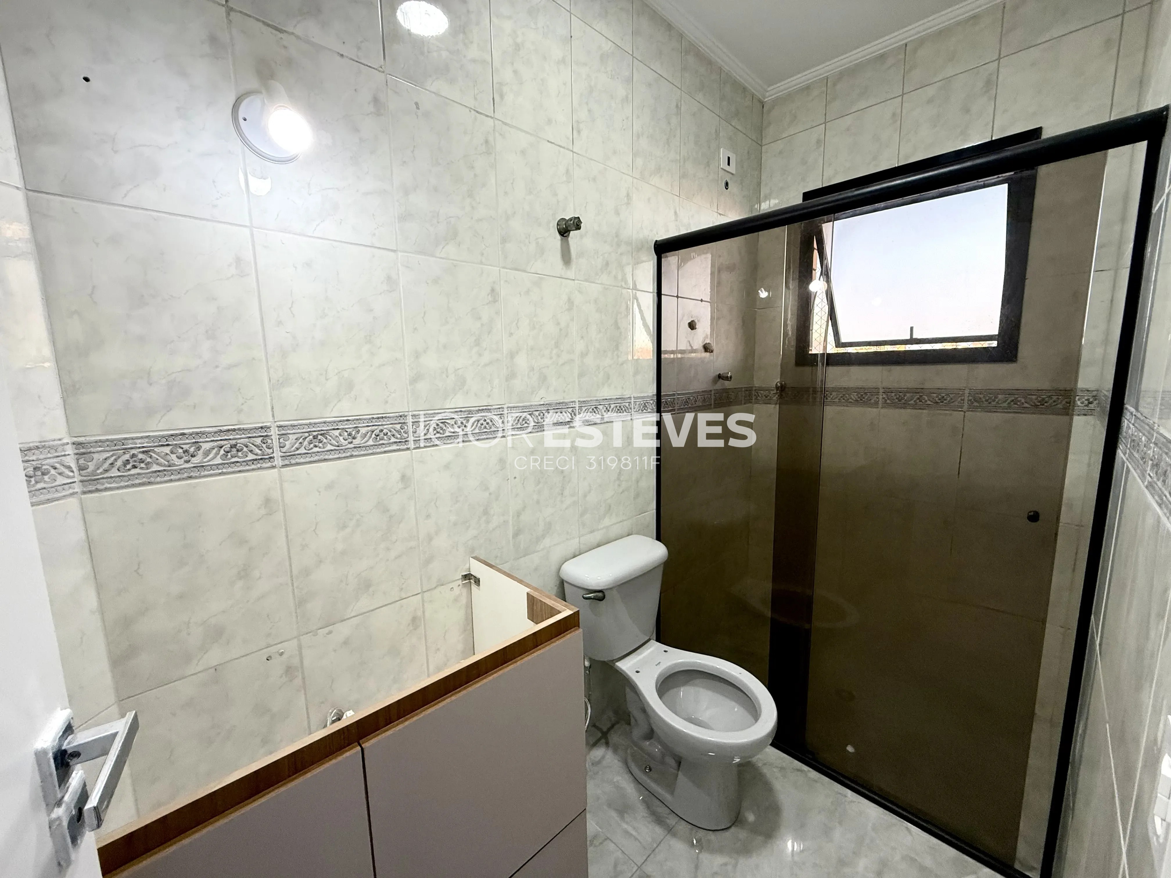 Cobertura 320m² com Piscina e Vista Mar na Guilhermina